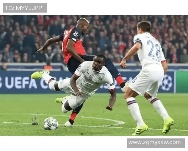 里昂与里尔对决前瞻分析双方近期状态及战术布局探讨